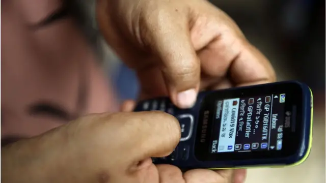 টিকার জন্য প্রতিদিনই নিবন্ধন করছেন অনেক মানুষ।