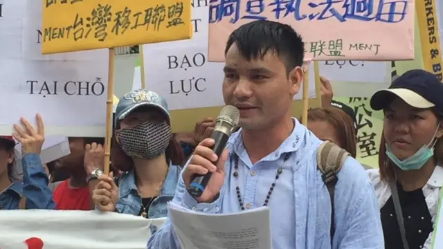 Các nhà hoạt động và lao động nhập cư cũng đổ lỗi cho vấn đề người nhập cư bỏ trốn vì mức phí quá đáng cả chính phủ Việt Nam và Đài Loan tạo điều kiện cho các công ty môi giới bòn rút người lao động.