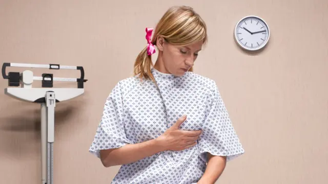 ब्रेस्ट कॅन्सरः स्तनांची घरच्या घरी कशी तपासणी कशी करायची?