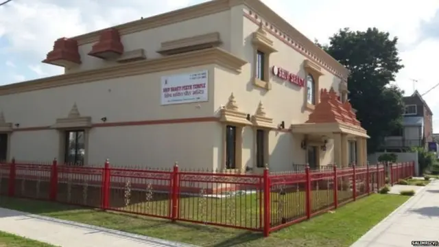 हिंदू पुजारी हल्ला