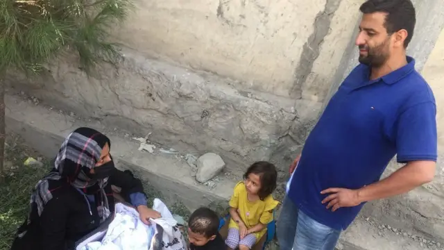 خالد اپنے اہل خانہ کے ساتھ