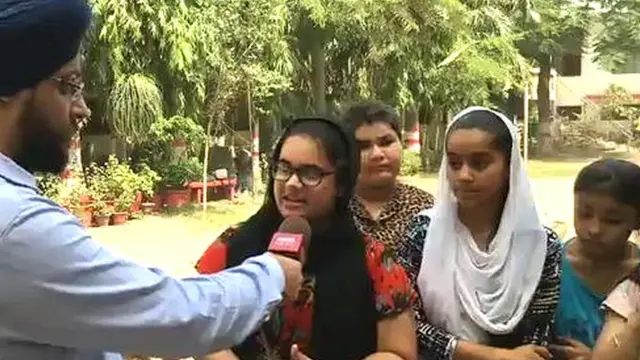 ਕਈ ਪਿਤਾ ਘਰ ਵਿੱਚ ਵੀ ਦਫ਼ਤਰ ਦਾ ਕੰਮ ਕਰਨ ਕਰਕੇ ਬੱਚਿਆਂ ਦੇ ਕਹਿਣ 'ਤੇ ਵੀ ਗੱਲ ਨਹੀਂ ਕਰਦੇ