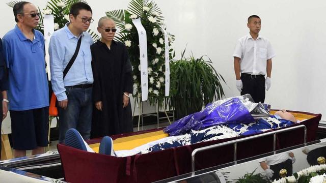 劉曉波生前的好友認為出席喪禮有不少是國保人員