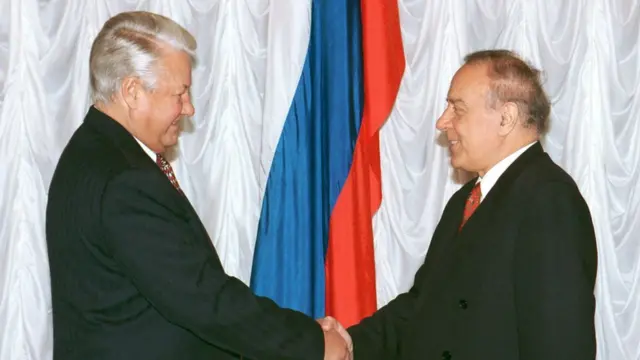 Rusiya prezidenti Boris Yeltsinlə Azərbaycan prezidenti Heydər Əlivein görüşü, 17 noyabr, 1994-cü il