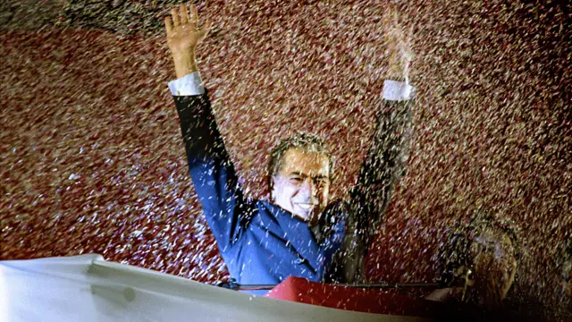 Mario Vargas Llosa en una manifestación política.