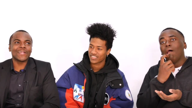 모금방송은 아프리카 인들을 문제해결의 능력이 없는 수동적이고 무기력한 존재로 묘사한 경우가 많았다