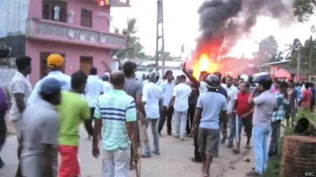 අලුත්ගම ගැටුම