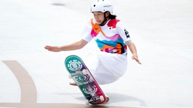 東京五輪】 13歳の西矢、スケボー女子ストリートで金 中山も銅 - BBC