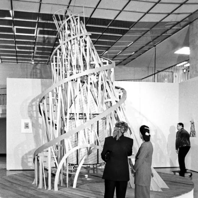 Макет неосуществленного проекта памятника III Интернационалу ("башня Татлина")