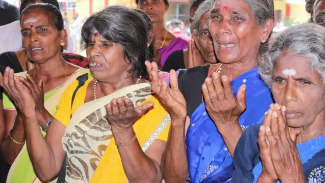 வலிந்து காணாமல் ஆக்கப்பட்டவர்களுக்கு, அரசாங்கம் பொறுப்பு கூற வேண்டும் எனக்கோரி வவுனியாவில் 50 ஆவது நாளாக இன்றும் போராட்டம் நடத்தப்பட்டுள்ளது.