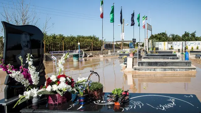 سیلاب در گورستان