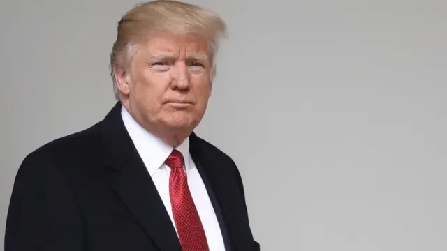 डोनल्ड ट्रंप