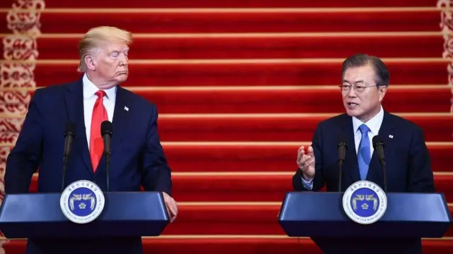 ټرمپ د جنوبي کوریا له ولسمشر سره یوه ګډه خبري ناسته کې خبرې وکړې