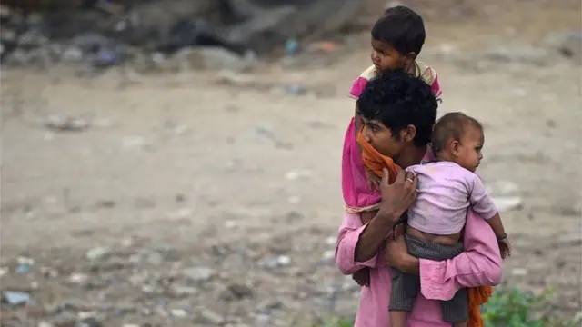 શ્રમિકોની તસવીર