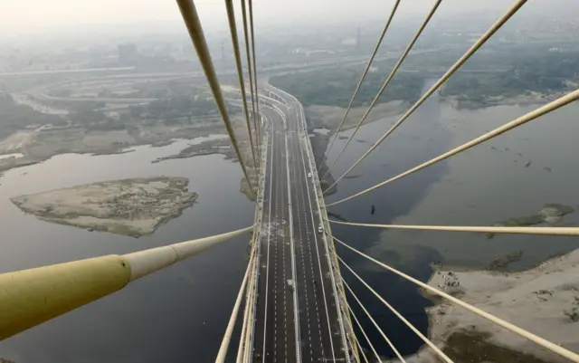 సిగ్నేచర్ బ్రిడ్జి