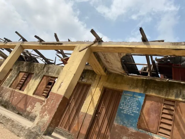 One of di dilapidated structures for di school compound