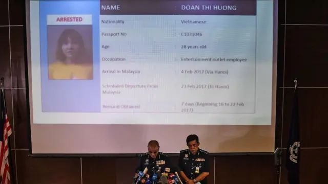 Hình của cảnh sát Malaysia công bố ghi rõ số hộ chiếu C1031046 của nghi phạm và ngày đến từ Hà Nội