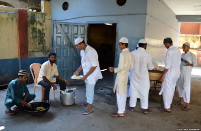 असम, मुसलमान