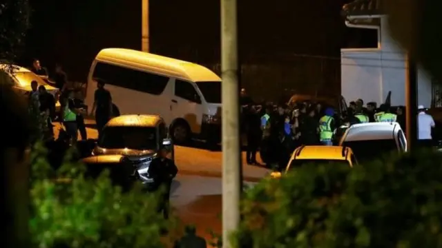 மலேசிய முன்னாள் பிரதமர் வீட்டில் சோதனை