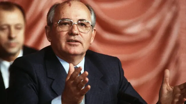Mijaíl Gorbachov fue el último líder de la Unión Soviética, quien con sus reformas aceleró la caída.