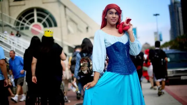 أشارت إحدى الدراسات إلى أن مشاهدة شخصيات "ديزني" وهم يساعدون بعضهم بعضا تلهم الأطفال بأن يساعدوا أصدقاءهم هم أنفسهم