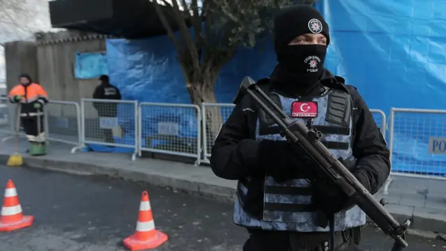 Полицейский в Стамбуле