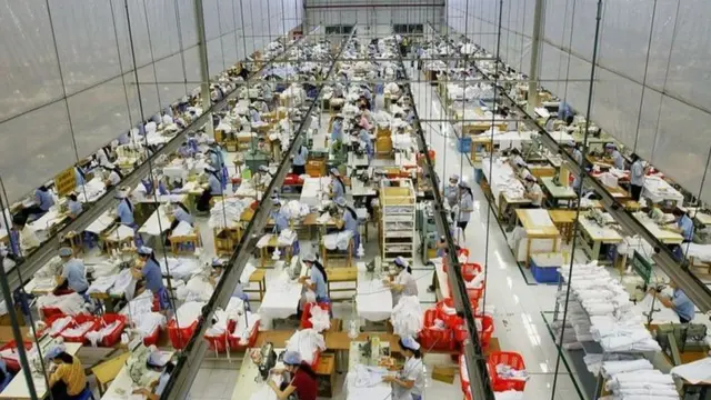 Kinh tế Việt Nam tăng trưởng âm hơn 6% trong quí 3.