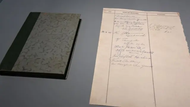 สมุดเยี่ยม