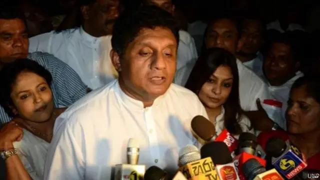 සජිත් ප්‍රේමදාසට හෝ කරු ජයසූරියට නායකත්වය ලබාදිය යුතු බවට ඉල්ලීම් මතුවෙමින් පවතී