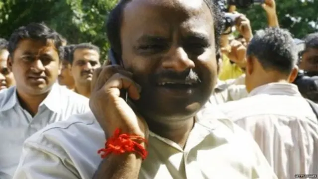 કુમારસ્વામીની તસવીર