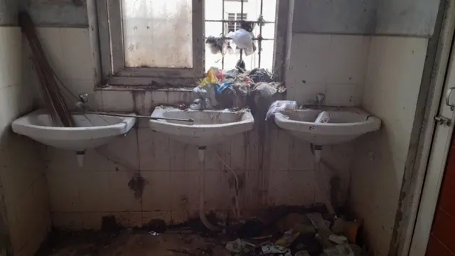 महिला पुलिसकर्मी का शौचालय