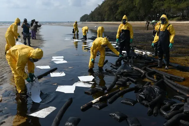 น้ำมันรั่วระยอง