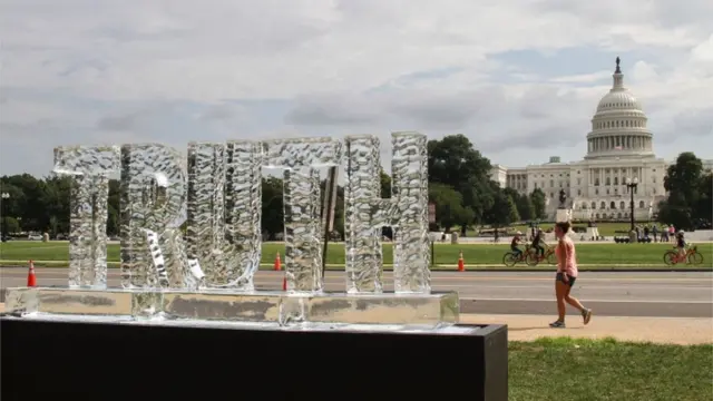 Скульптура "Правда" в Вашингтоне