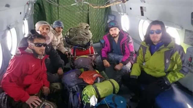 Tufandağda itkin düşən alpinistlərin axtarışına qoşulan könüllülər