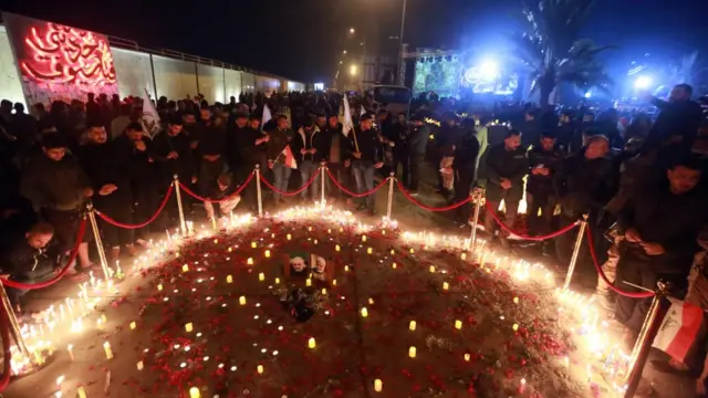 شب‌زنده‌داری و گردهمایی در محل کشته‌شدن قاسم سلیمانی در بغداد