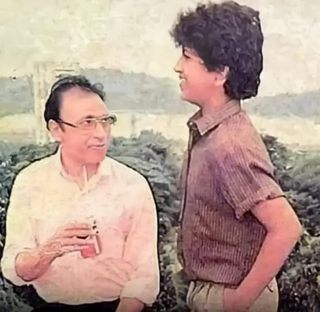 తండ్రి రాజ్కుమార్తో చిన్ననాటి పునీత్