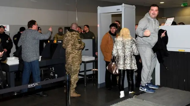 Прихильники Саакашвілі намагаються запобігти його реадмісії з України в аеропорту "Бориспіль"