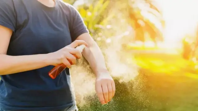 உங்கள் ஆடையின் நிறமும் கொசுகள் கடிப்பதை தீர்மானிக்கிறது.