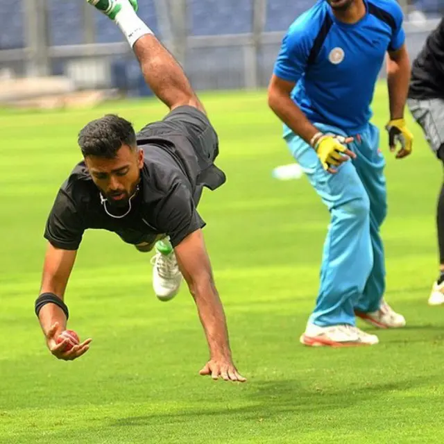 जयदेव उनादकट