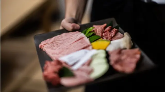 গরুর মাংস।