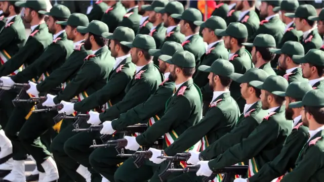 استعراض عسكري في طهران