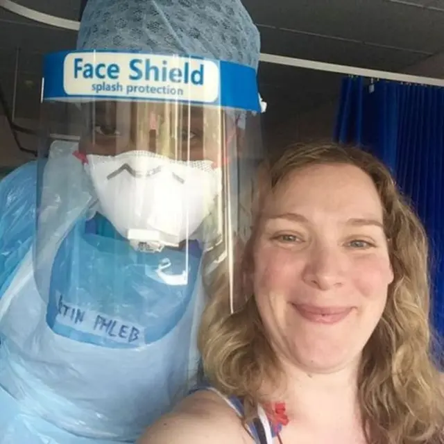 Angela avuga ko kugera mu cyumba cy'indembe byari ibintu biteye ubwoba cyane