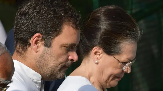 ராகுல் சோனியா