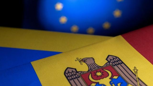 Banderas de Ucrania, Moldavia y la Unión Europea