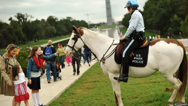 स्मारकं आणि उद्यानं बंद होऊ शकतात.