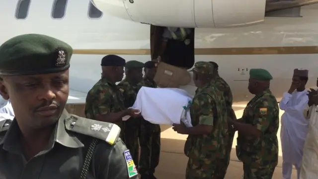 Ndị agha natara ozu ya