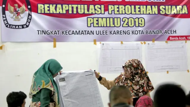 Rekapitulasi suara di Banda Aceh 23 April lalu.