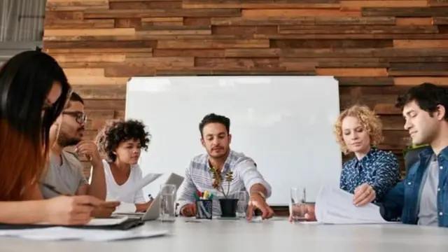 काम पर लौटने को लेकर हम इतने असहज क्यों हैं?