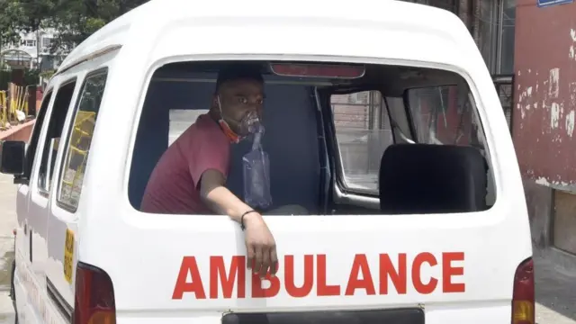 कोरोना, एंबुलेंस