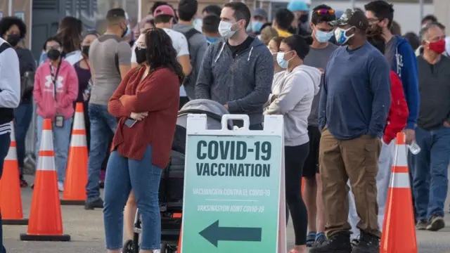 Черга в центр вакцинації у Флориді